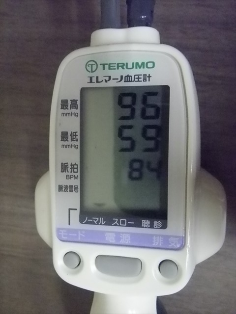 看護師さんによる血圧測定
