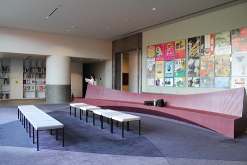 0054：京都国立近代美術館 4階の休憩スペース