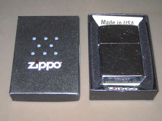 Zippo ジッポー スタンダード クローム バレル仕上げ 207 パッケージケースを開けたところ