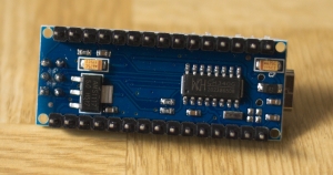 Arduino Nano（互換機）の裏側