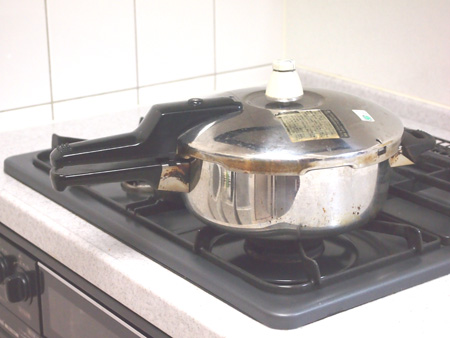 新旧比較】アサヒ軽金属の圧力鍋(活力なべ・ゼロ活力なべ)でご飯を炊い